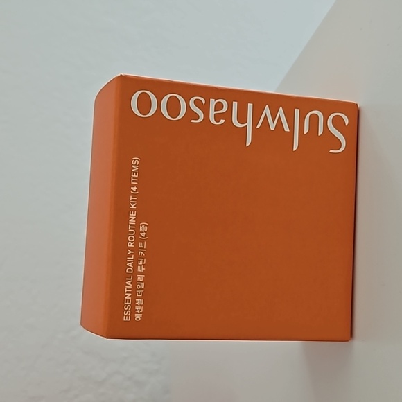 Sulwahsoo daily essential routine kit NEW - Picture 2 of 3